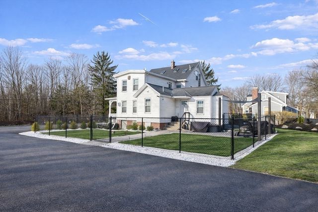 20 Stow 3, Acton, MA 01720