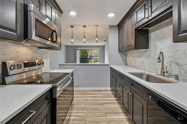 1695 LEE ROAD E215, Winter Park, FL 32789