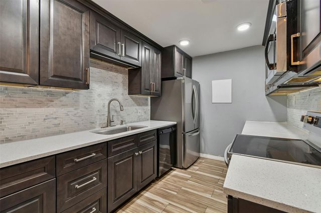 1695 LEE ROAD E215, Winter Park, FL 32789