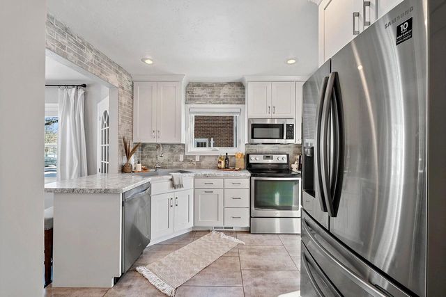 1164 ELIZA STREET, Green Bay, WI 54301