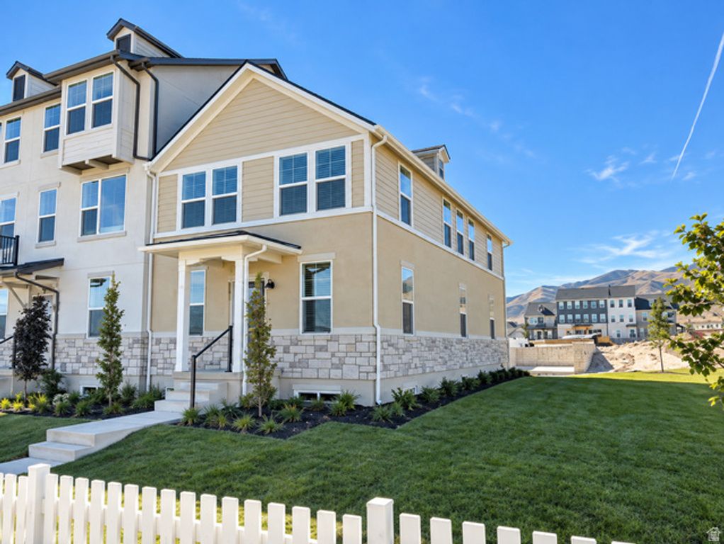 931 W HALVORSEN PKWY #225, Saratoga Springs, UT 84045 — exterior