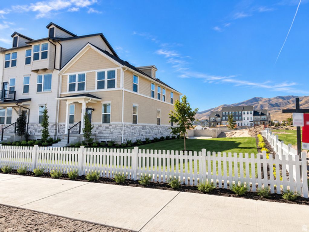 931 W HALVORSEN PKWY #225, Saratoga Springs, UT 84045 — photo 2