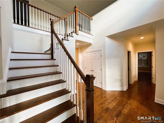 71 Ledges Road, Ridgefield, CT 06877