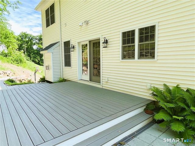 71 Ledges Road, Ridgefield, CT 06877
