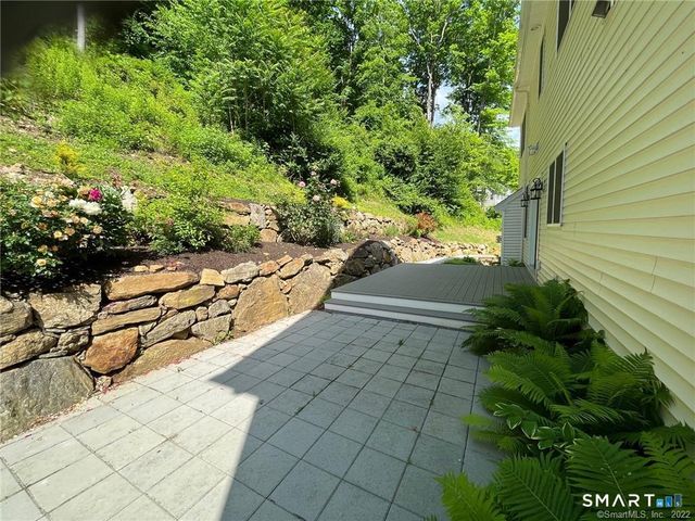 71 Ledges Road, Ridgefield, CT 06877