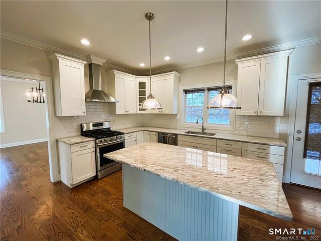 71 Ledges Road, Ridgefield, CT 06877