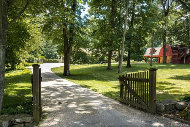 28 Bayberry Lane, Bedford Corners, NY 10549