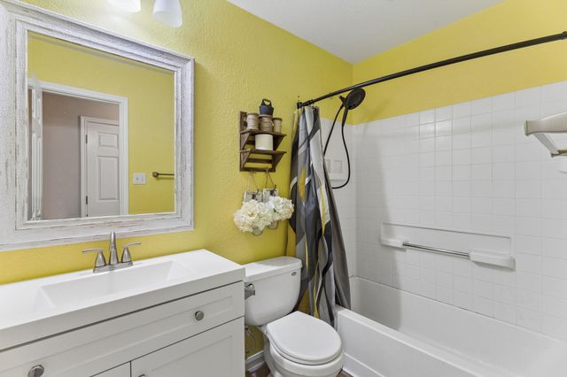 2106 Narrow Glen PKWY, Austin, TX 78744