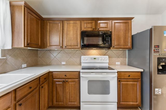 2106 Narrow Glen PKWY, Austin, TX 78744