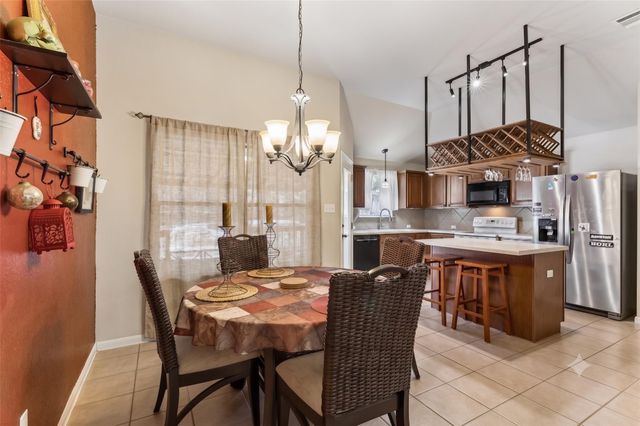 2106 Narrow Glen PKWY, Austin, TX 78744