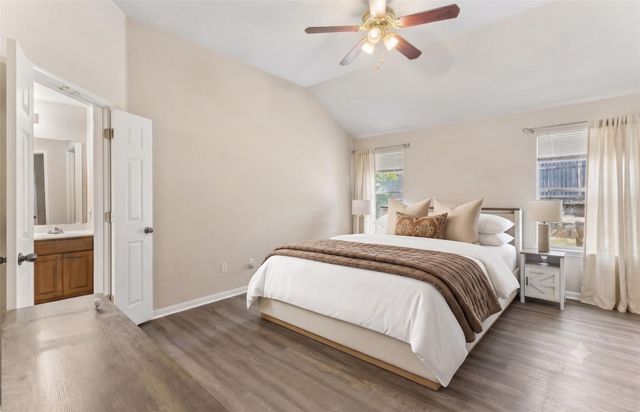 2106 Narrow Glen PKWY, Austin, TX 78744