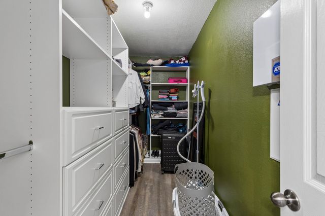 2106 Narrow Glen PKWY, Austin, TX 78744