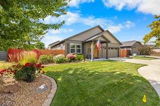 3124 SW Cascade Avenue, Redmond, OR 97756
