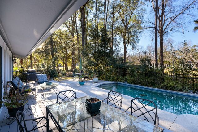 18 Timber Ln, Hilton Head Island, SC 29926