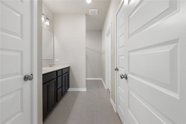 377 Harvest Lake Drive, Snook, TX 77878