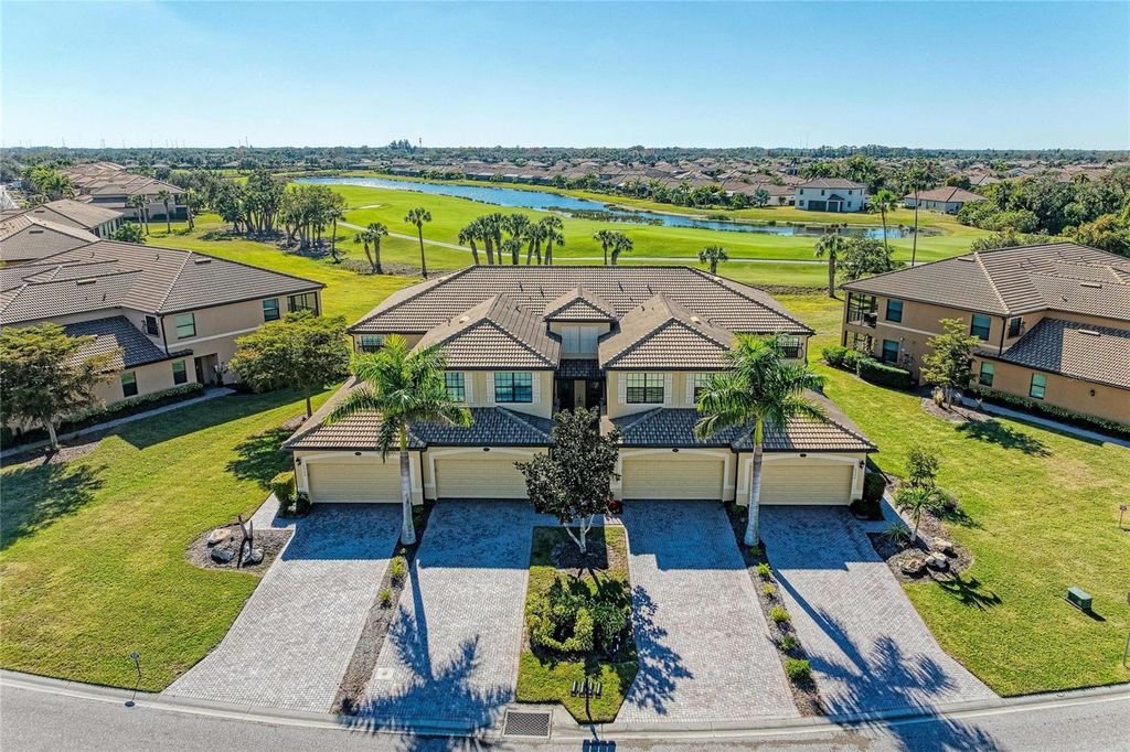 Image 2 of property listing at 6908 GRAND ESTUARY TRAIL 101, Bradenton, FL 34212