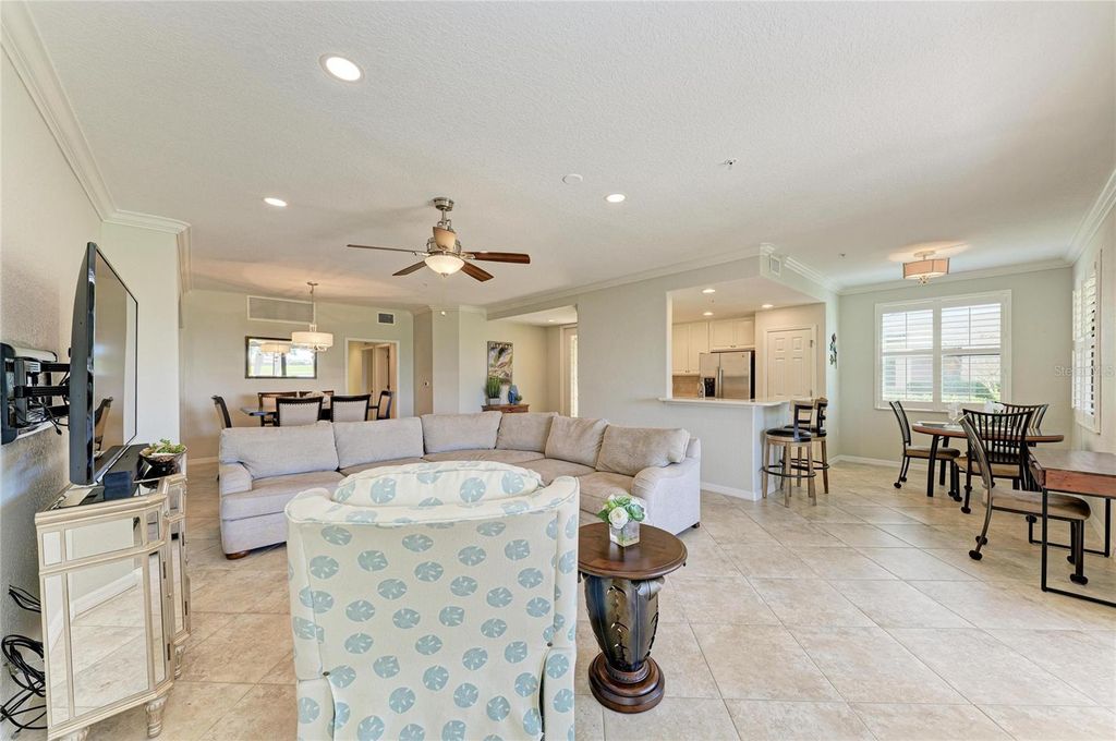 Image 12 of property listing at 6908 GRAND ESTUARY TRAIL 101, Bradenton, FL 34212