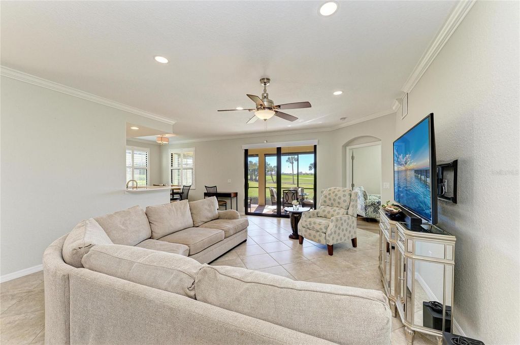 Image 18 of property listing at 6908 GRAND ESTUARY TRAIL 101, Bradenton, FL 34212