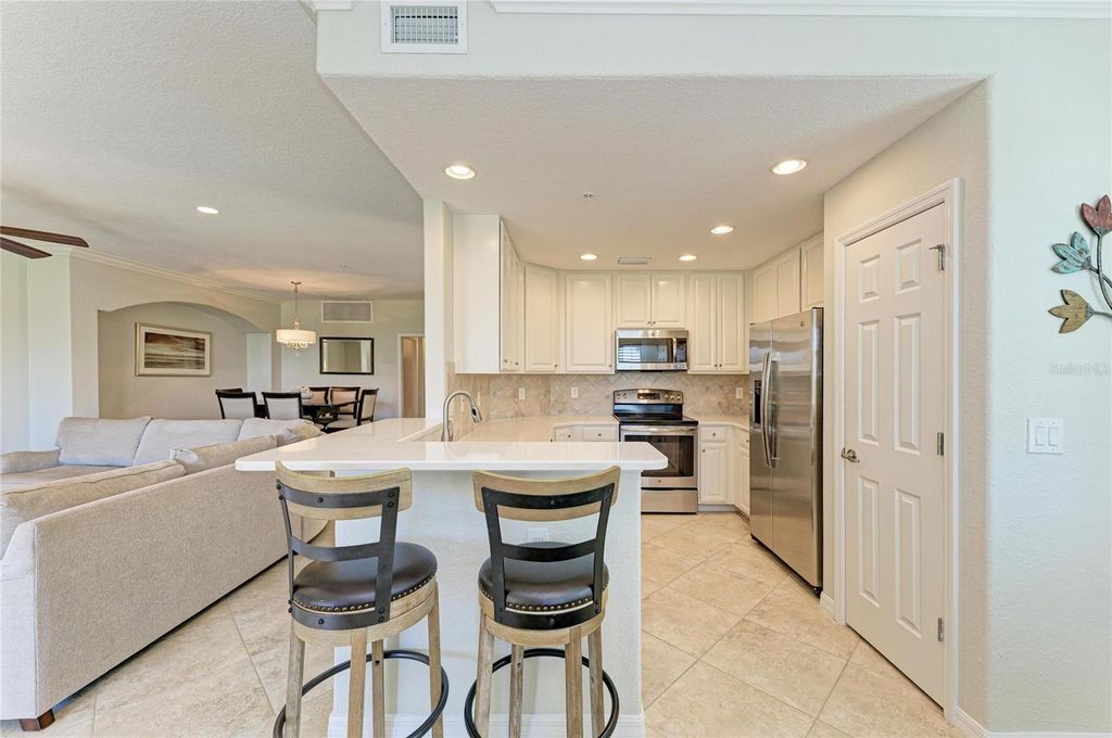 Image 20 of property listing at 6908 GRAND ESTUARY TRAIL 101, Bradenton, FL 34212