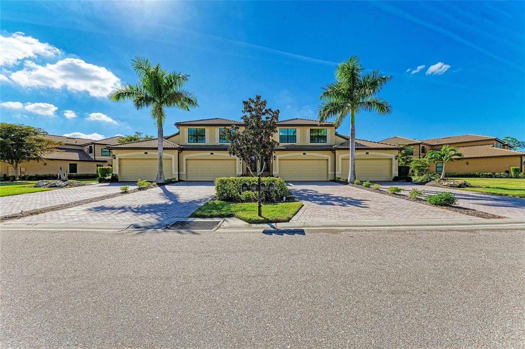 Image 5 of property listing at 6908 GRAND ESTUARY TRAIL 101, Bradenton, FL 34212