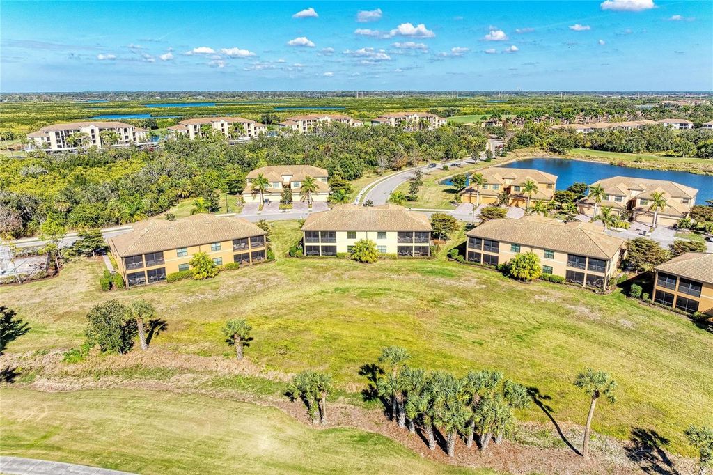 Image 61 of property listing at 6908 GRAND ESTUARY TRAIL 101, Bradenton, FL 34212
