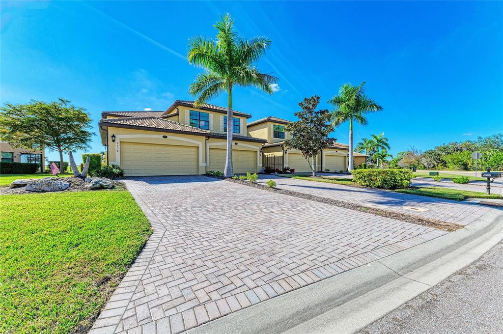 Image 8 of property listing at 6908 GRAND ESTUARY TRAIL 101, Bradenton, FL 34212