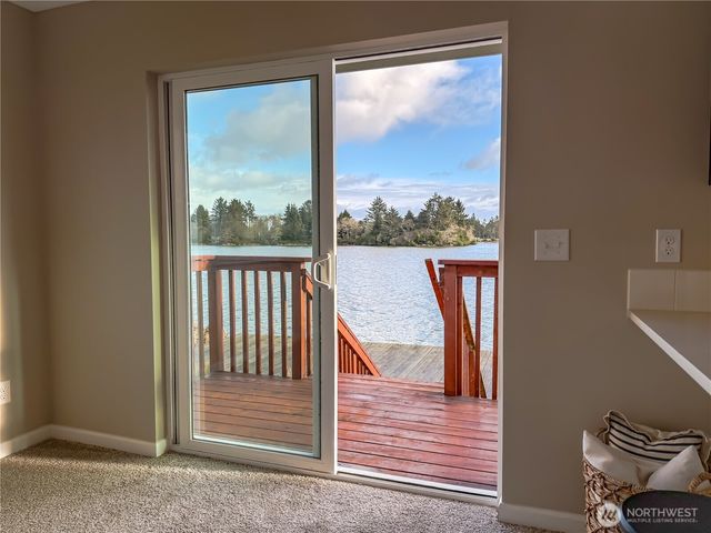 584 Mount Olympus Avenue SE, Ocean Shores, WA 98569