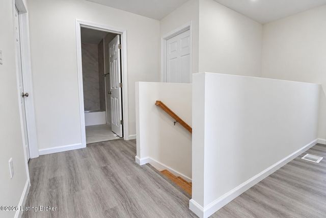 7200 Oakburn Dr, Louisville, KY 40258