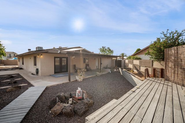4515 W Shaw Butte Drive, Glendale, AZ 85304