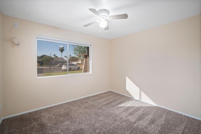 4515 W Shaw Butte Drive, Glendale, AZ 85304