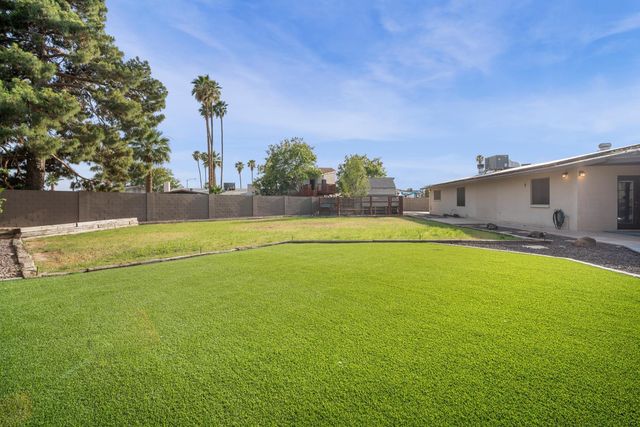 4515 W Shaw Butte Drive, Glendale, AZ 85304