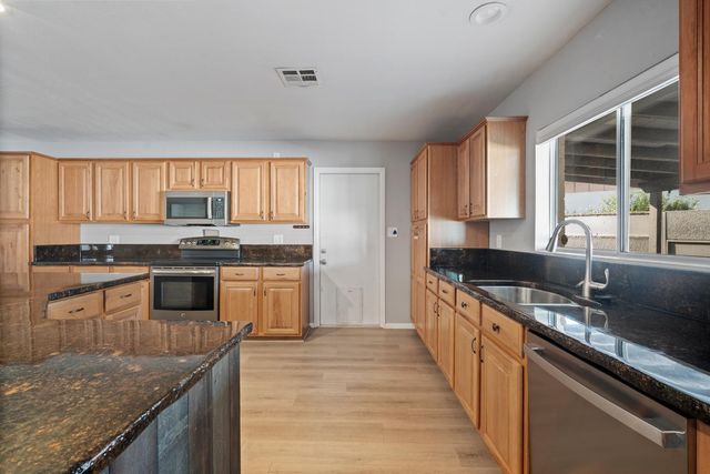 4515 W Shaw Butte Drive, Glendale, AZ 85304