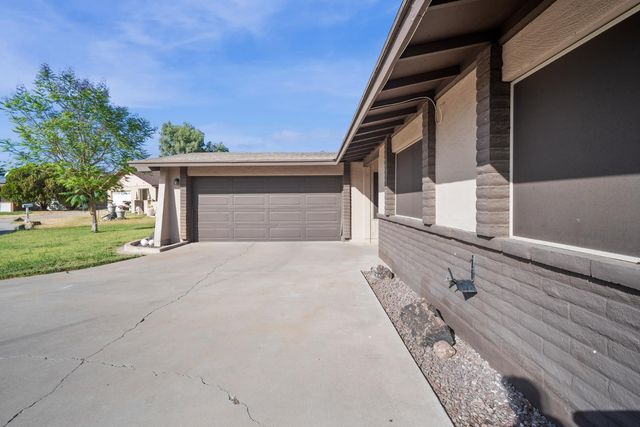 4515 W Shaw Butte Drive, Glendale, AZ 85304