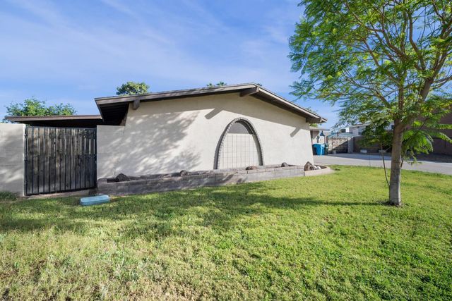 4515 W Shaw Butte Drive, Glendale, AZ 85304