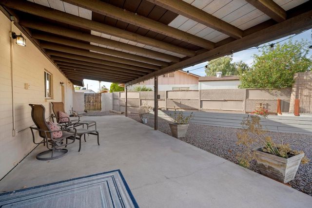 4515 W Shaw Butte Drive, Glendale, AZ 85304