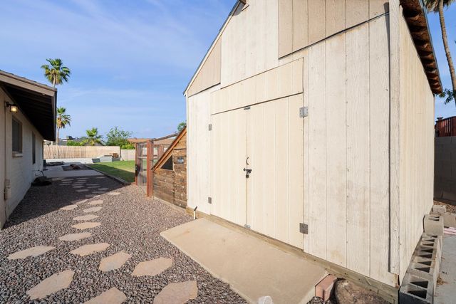 4515 W Shaw Butte Drive, Glendale, AZ 85304