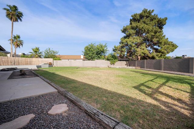 4515 W Shaw Butte Drive, Glendale, AZ 85304