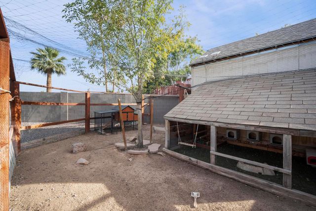 4515 W Shaw Butte Drive, Glendale, AZ 85304