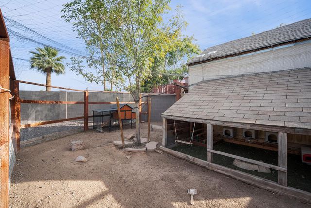4515 W Shaw Butte Drive, Glendale, AZ 85304