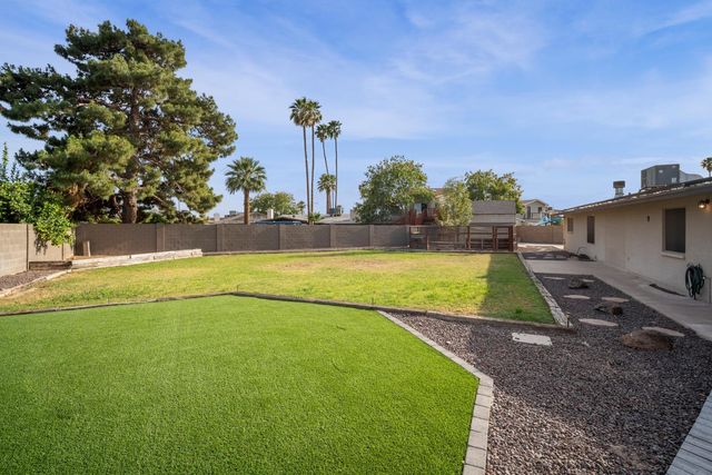 4515 W Shaw Butte Drive, Glendale, AZ 85304