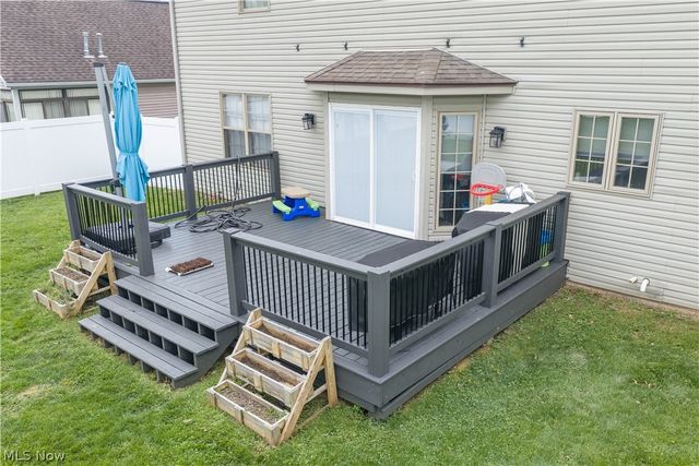 2161 Denise Drive NE, New Philadelphia, OH 44663