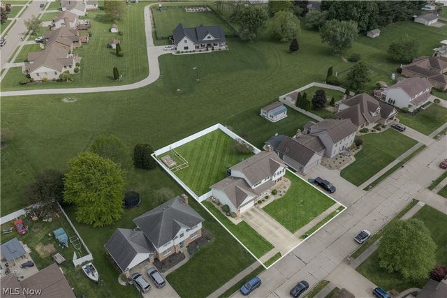 2161 Denise Drive NE, New Philadelphia, OH 44663