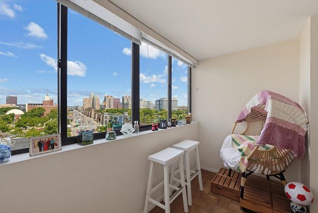 6 Whittier Pl 7B, Boston, MA 02114
