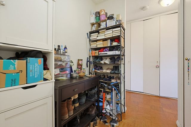 6 Whittier Pl 7B, Boston, MA 02114