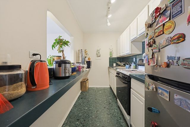6 Whittier Pl 7B, Boston, MA 02114