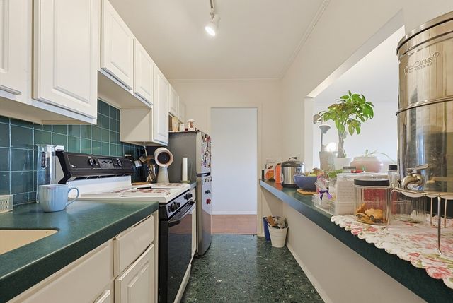 6 Whittier Pl 7B, Boston, MA 02114