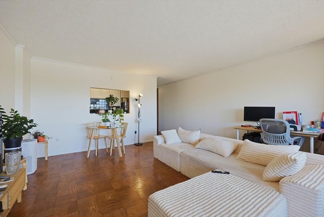 6 Whittier Pl 7B, Boston, MA 02114