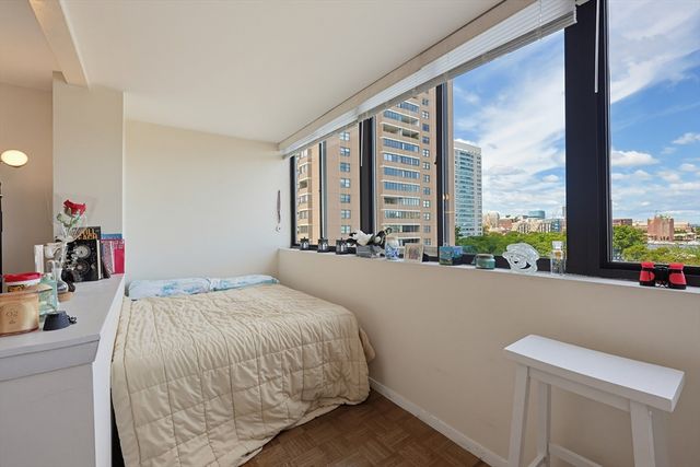 6 Whittier Pl 7B, Boston, MA 02114