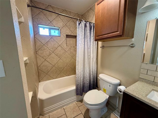 429 W 2nd Street, Freeport, TX 77541