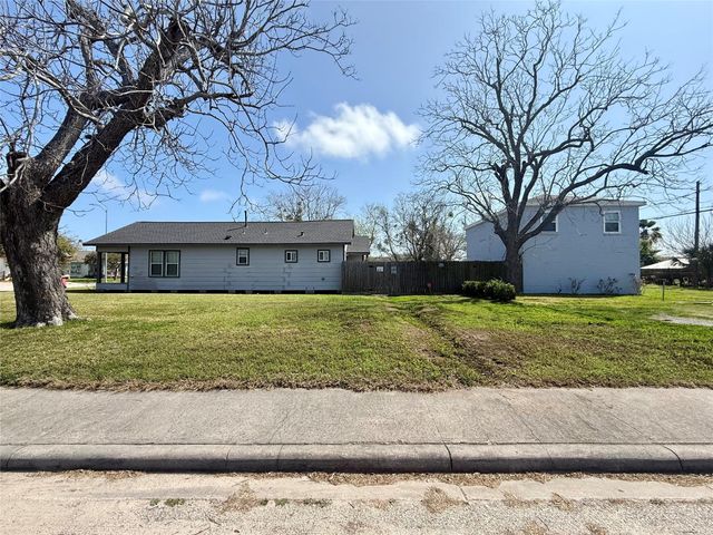 429 W 2nd Street, Freeport, TX 77541